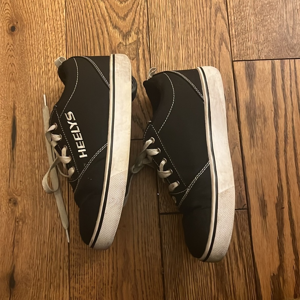 Heelys shoes!! Size USA: 5 - Picture 2 of 5